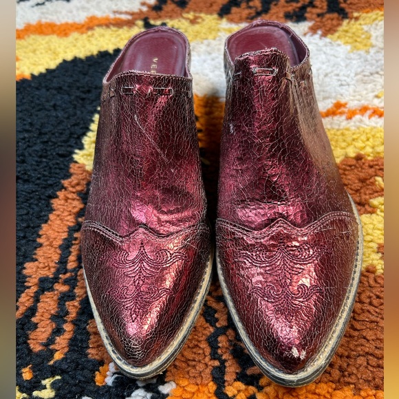 VERY VOLATILE, cracked, Western stacked mules!! - Picture 2 of 12